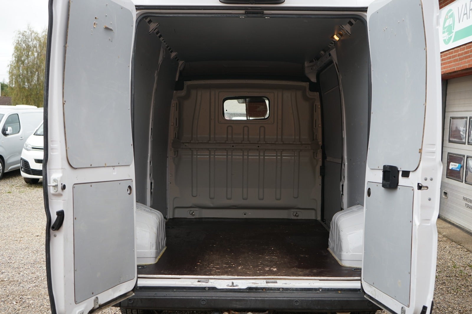 Billede af Peugeot Boxer 333 2,2 BlueHDi 140 L2H2 Premium