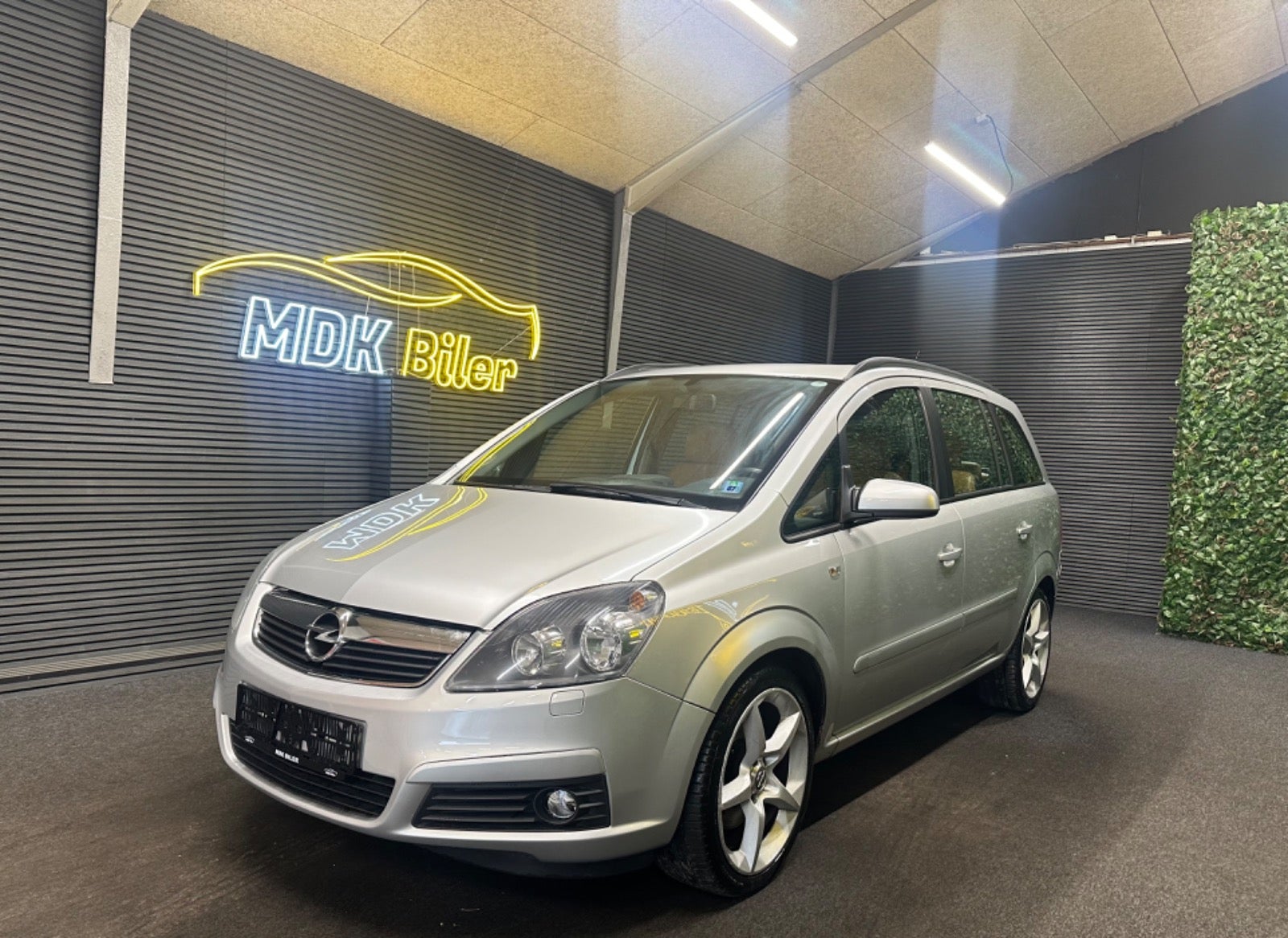 Billede af Opel Zafira 2,2 16V Cosmo aut.