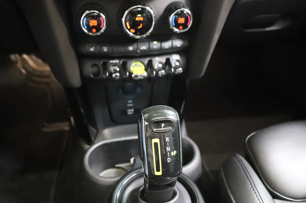 MINI Cooper SE Camden Edition