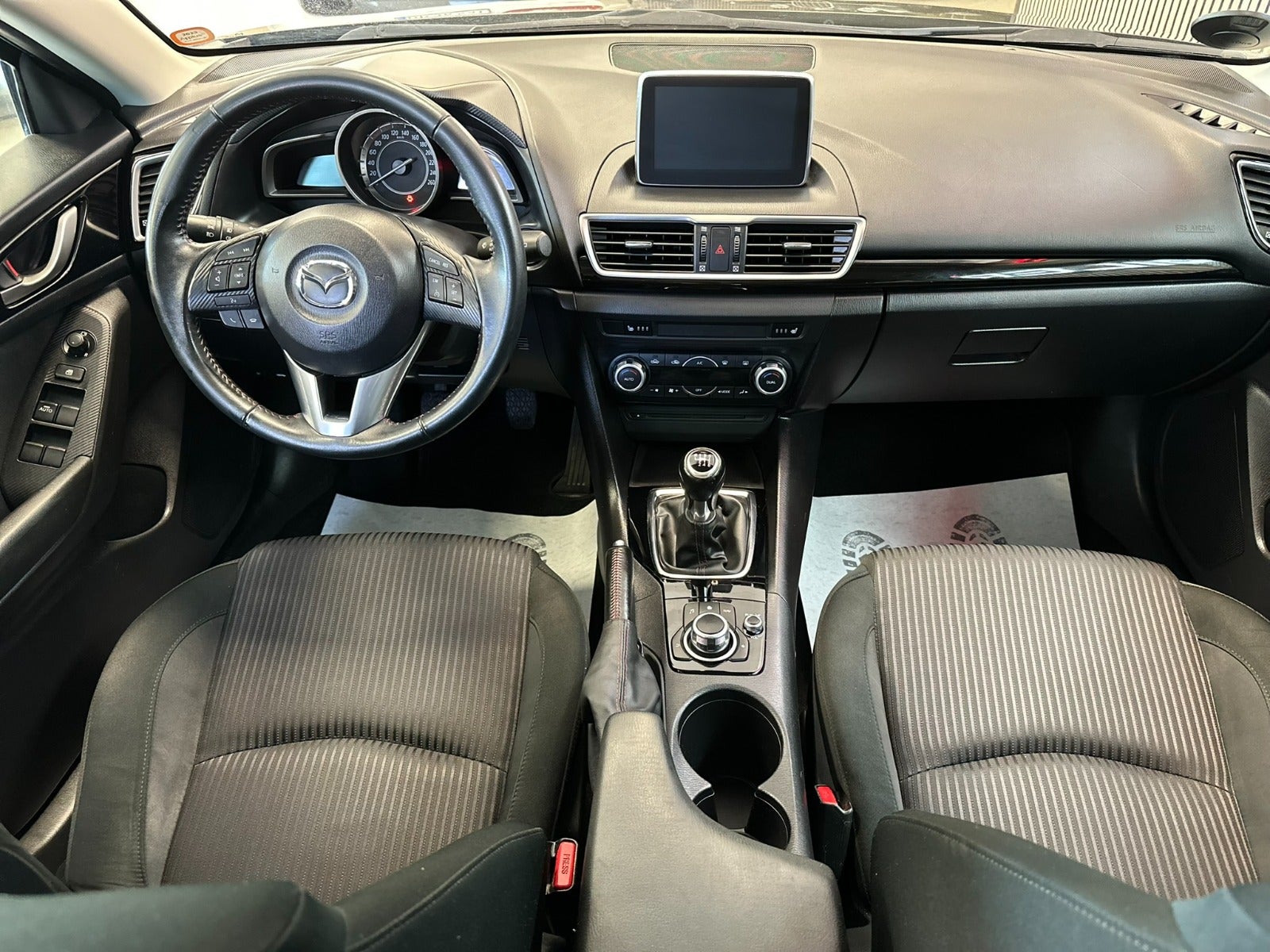 Mazda 3 2015