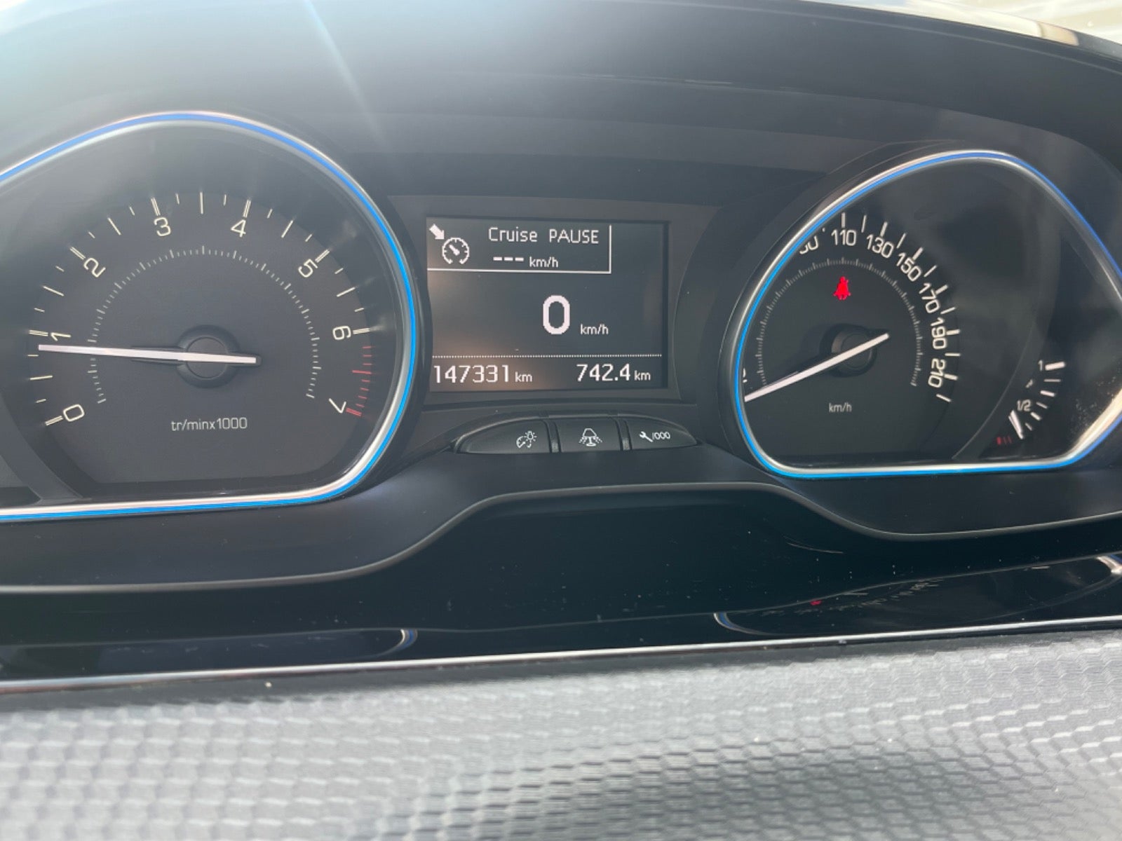 Billede af Peugeot 2008 1,2 PureTech 130 Allure Sky
