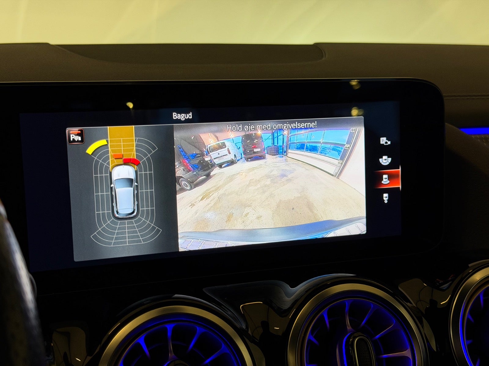 Mercedes EQA250 Electric Art