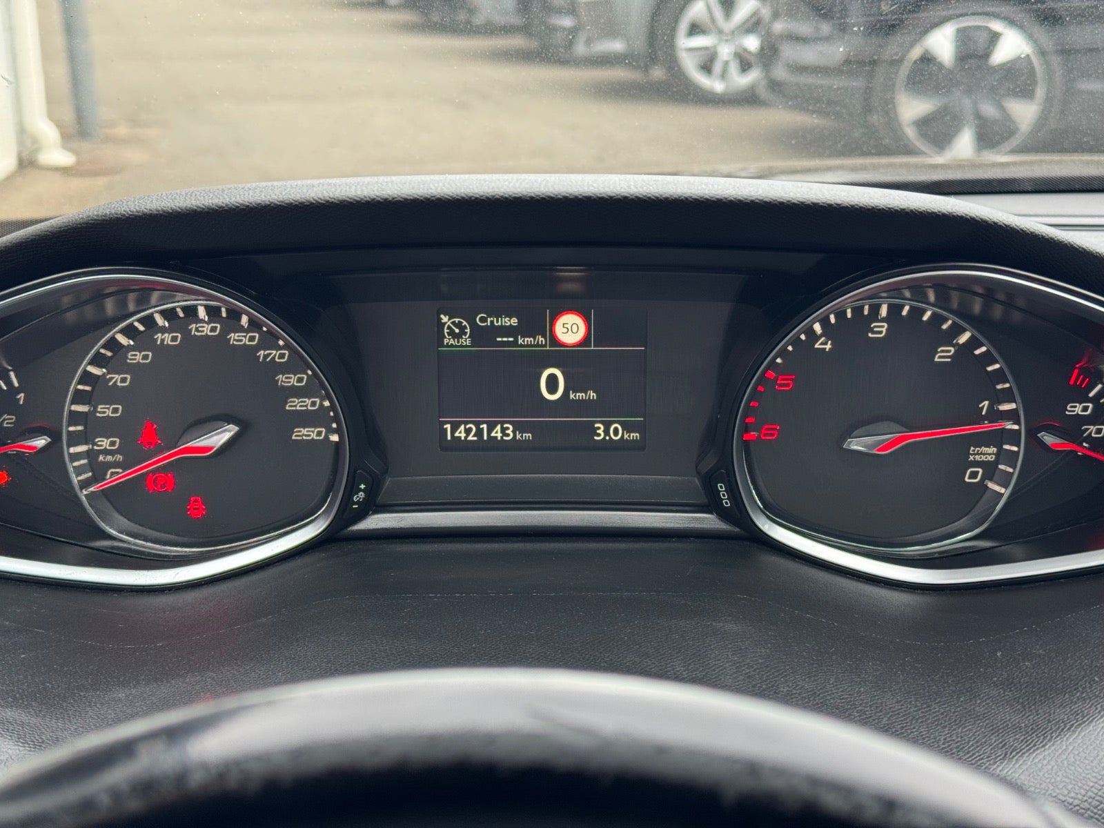 Billede af Peugeot 308 1,6 BlueHDi 120 Allure Sky