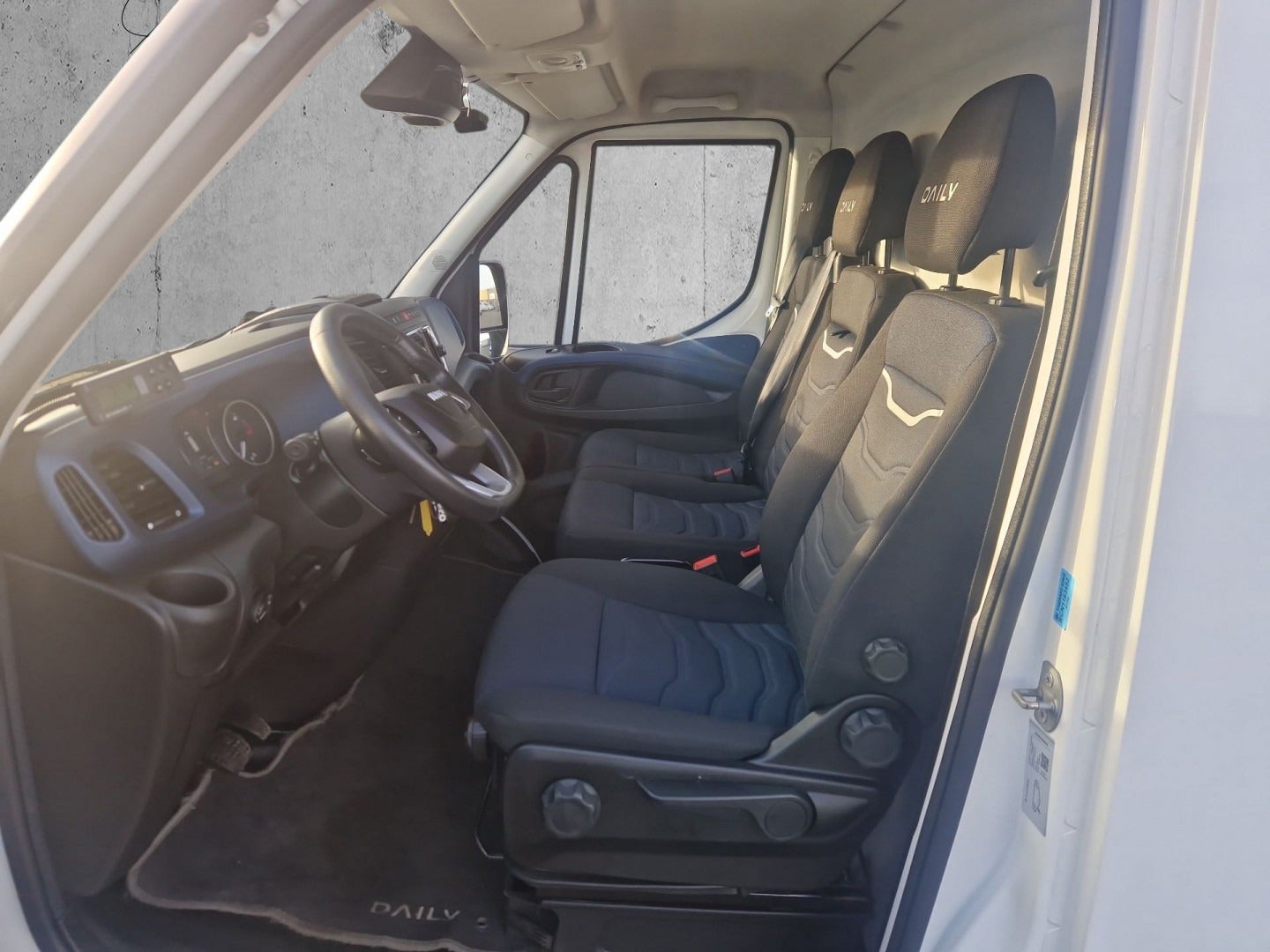 Billede af Iveco Daily 2,3 35S16 12m³ Kølevogn AG8