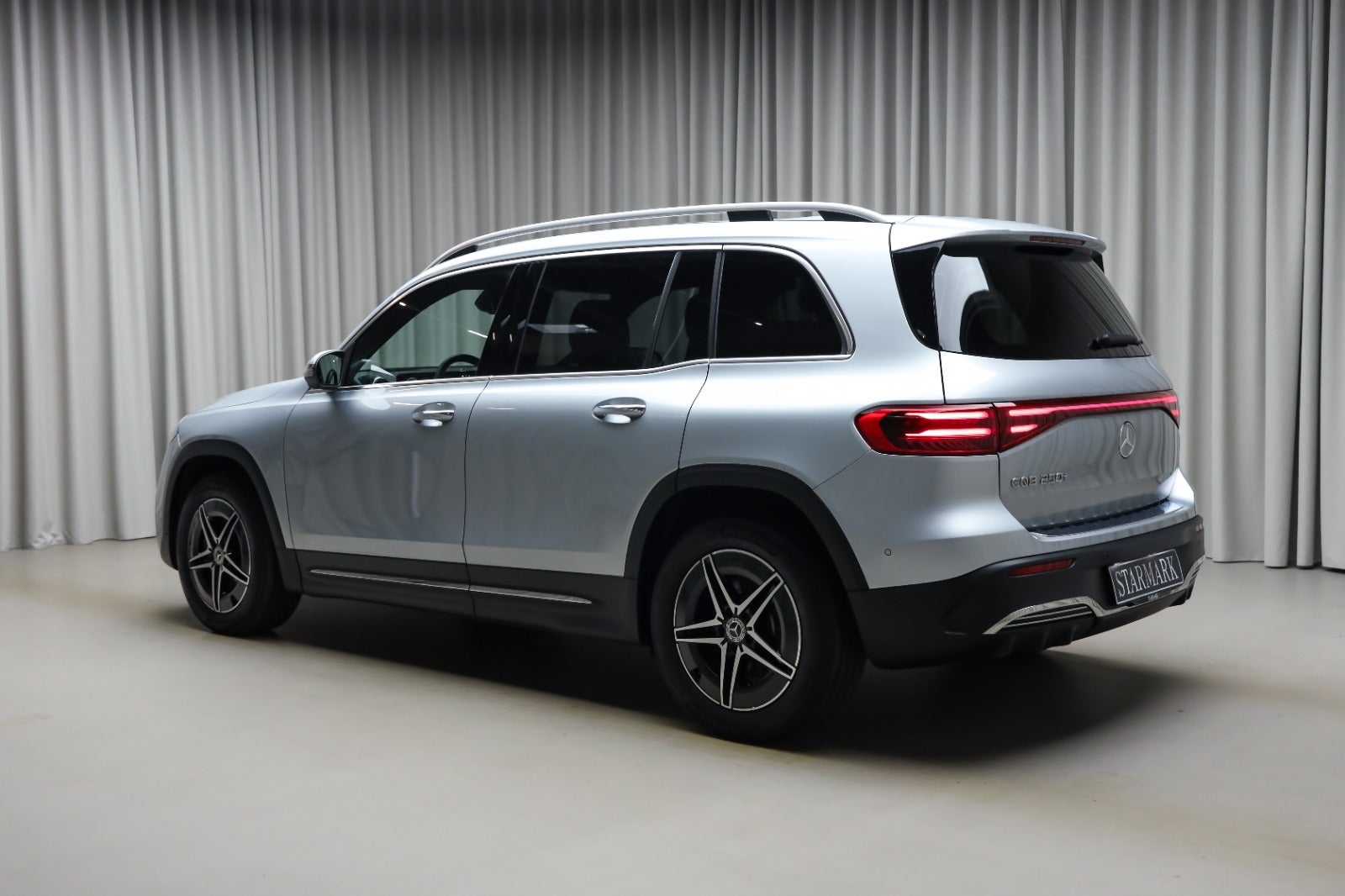 Mercedes-Benz EQB 250+ (3/8)