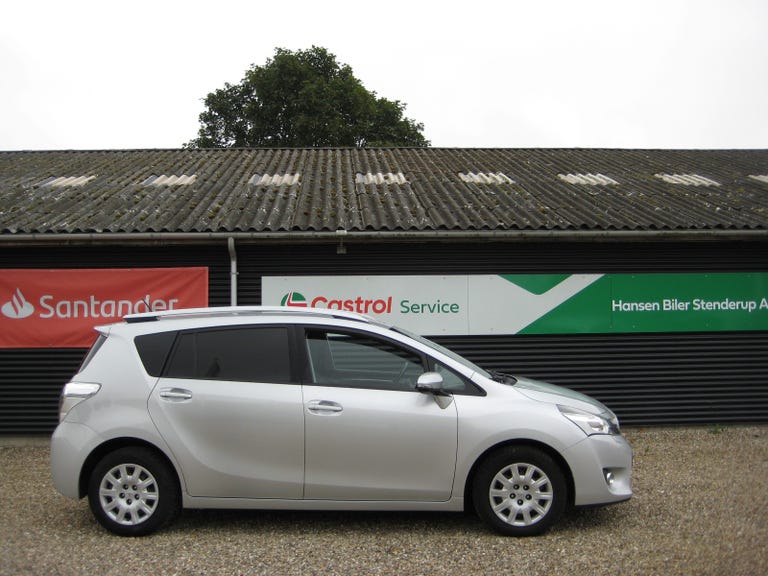 Toyota Sportsvan D-4D T2 Touch
