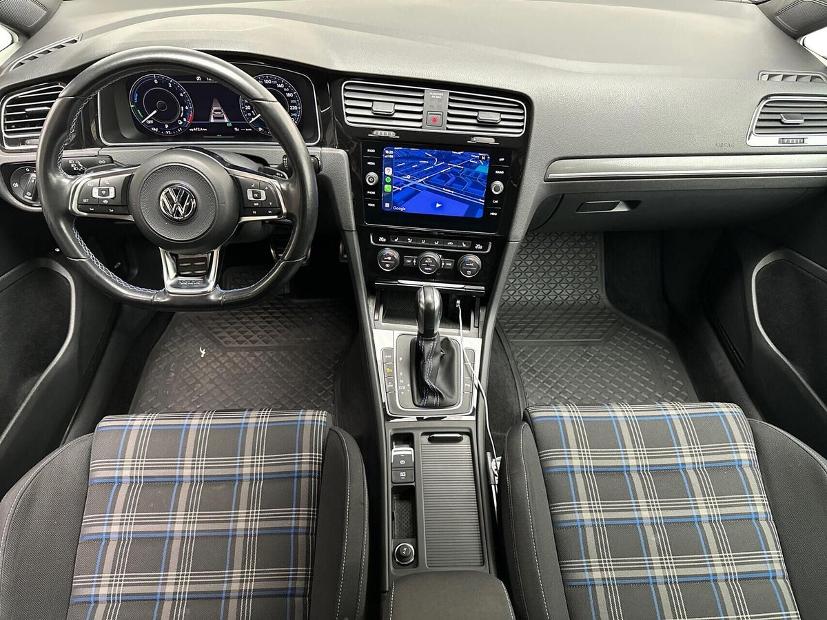 VW Golf VIII GTE DSG billede 4