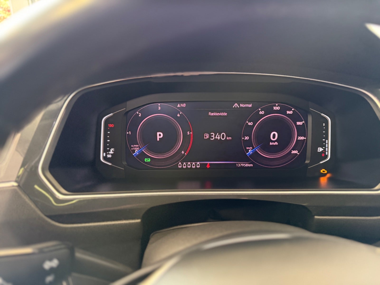 Billede af VW Tiguan Allspace 2,0 TDi 240 R-line DSG 4Motion 7prs