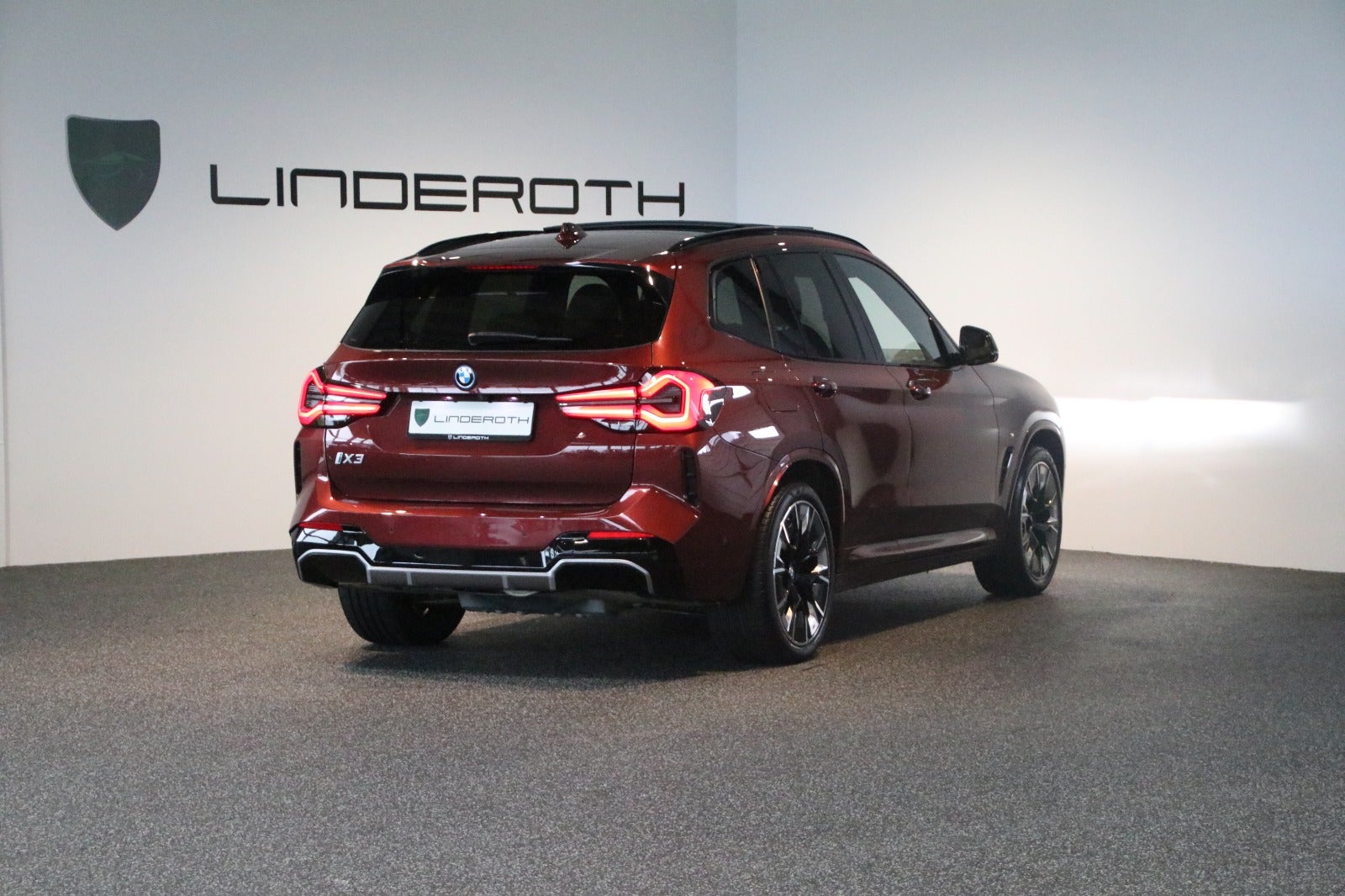 BMW iX3 Charged Plus M-Sport 5d - 2