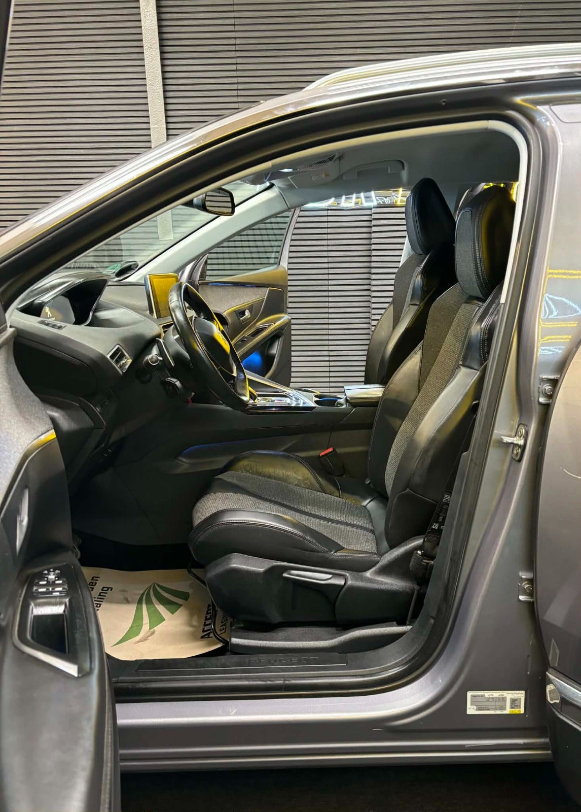 Billede af Peugeot 3008 1,2 e-THP 130 Active EAT6