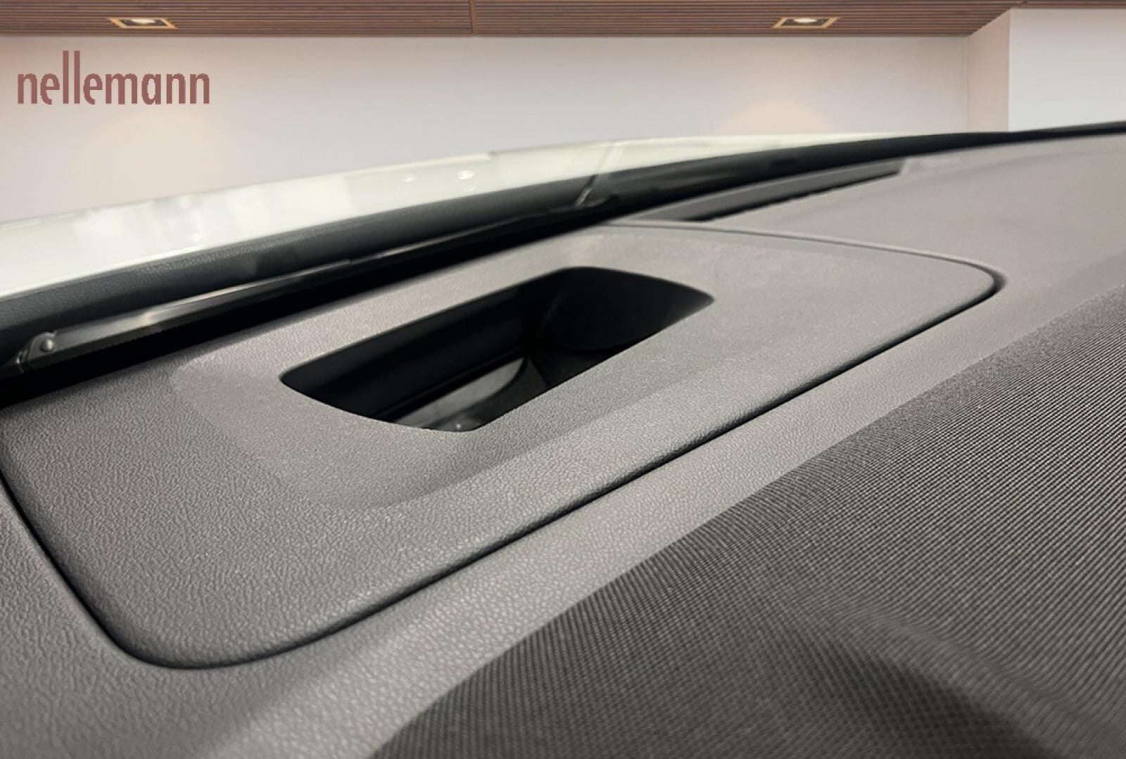 Ford Explorer Select Extended Range