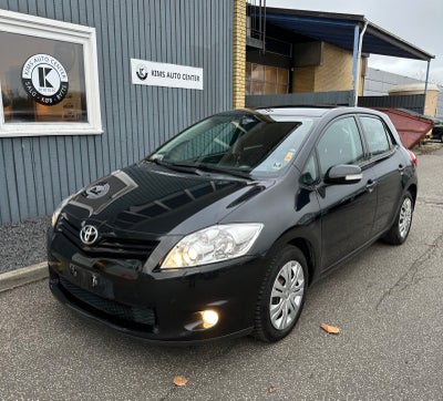 Toyota Auris 1,6 T2 Benzin modelår 2011 km 159000 Sort nysynet ABS airbag centrallås startspærre ser