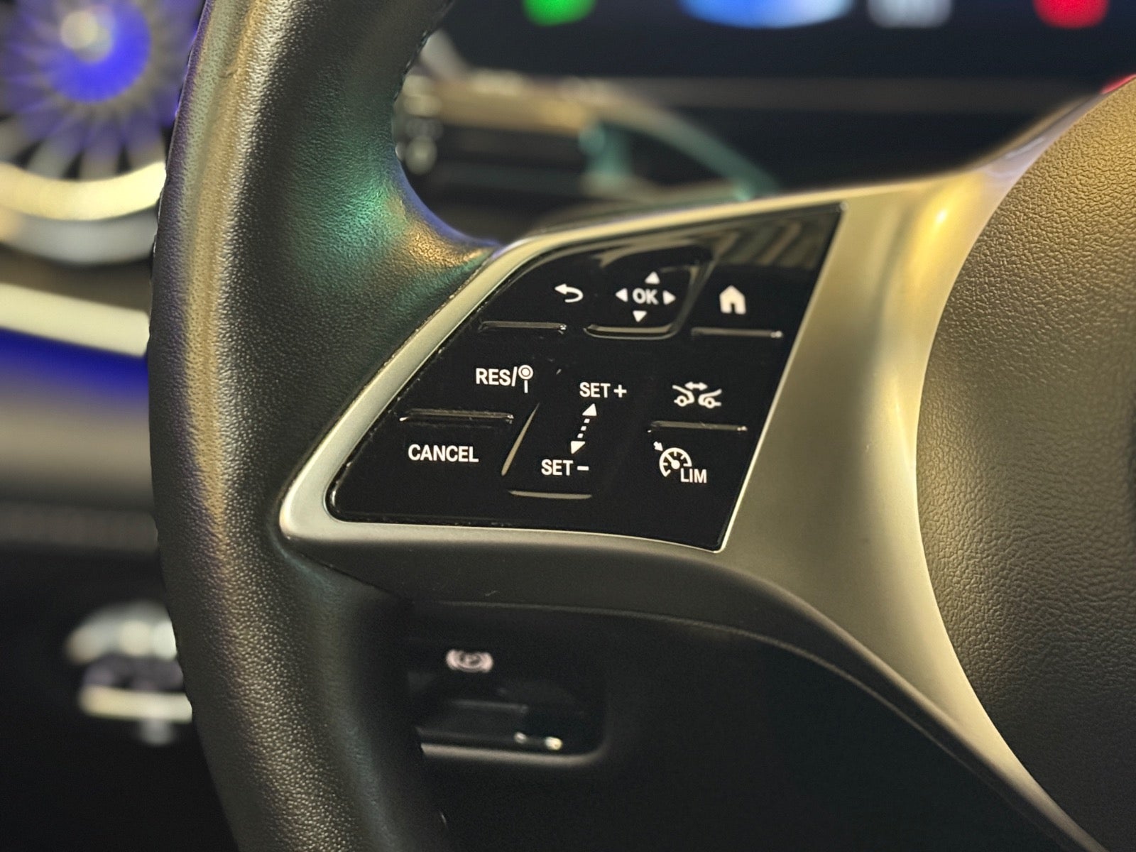 Mercedes EQE350 Electric Art