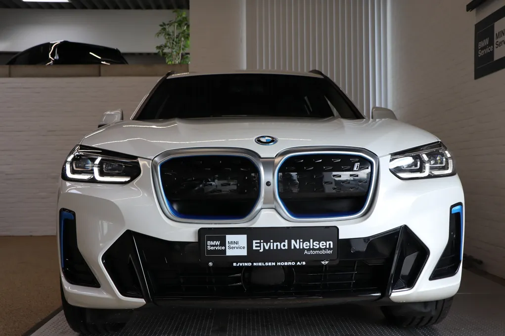 BMW iX3 Charged Plus M-Sport