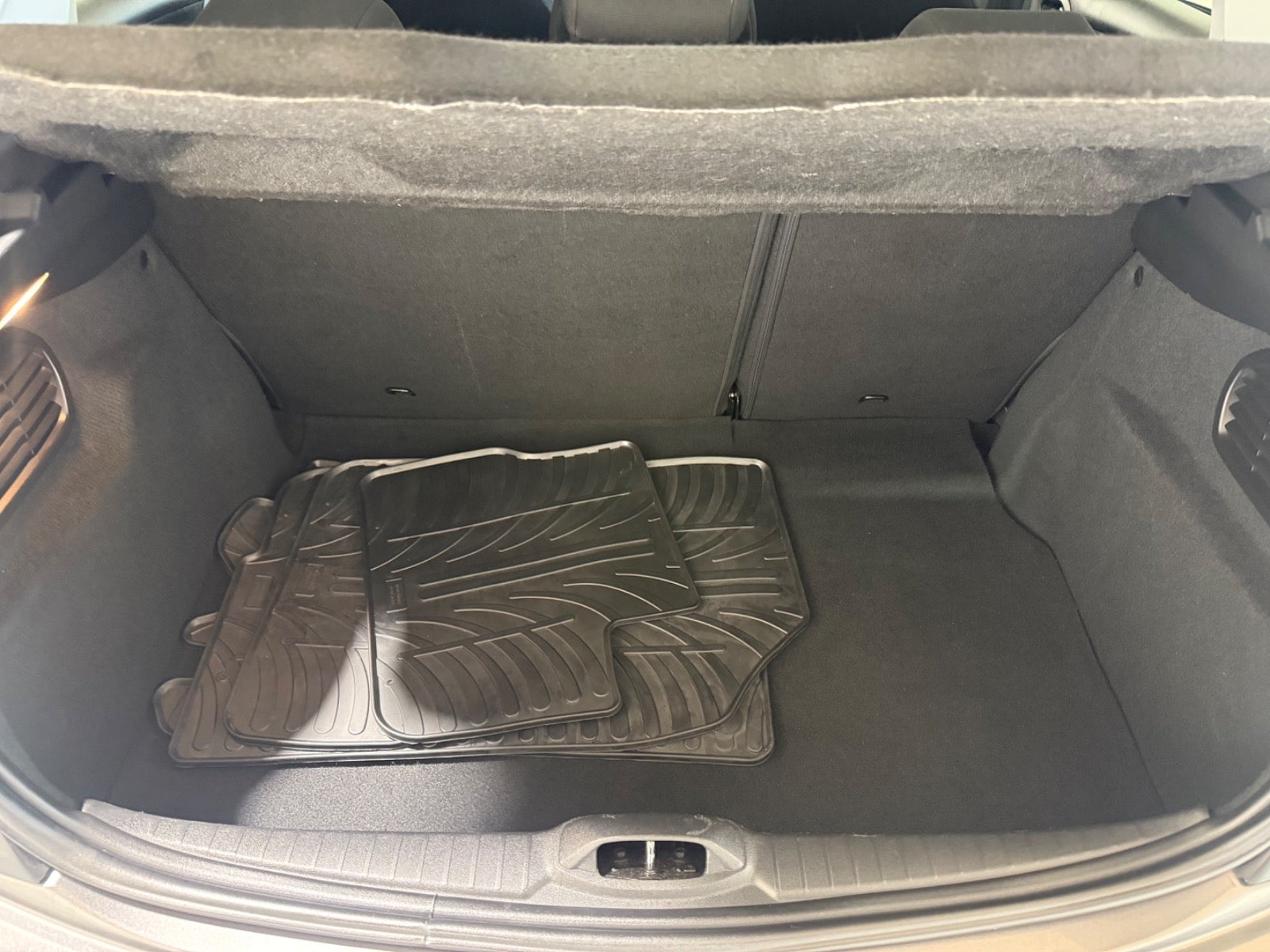 Peugeot 208 BlueHDi 100 Like Sky