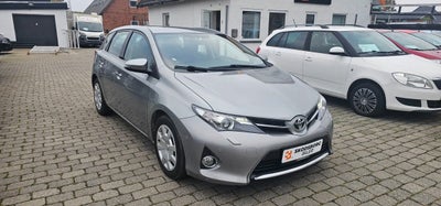 Toyota Auris 1,4 D-4D T2 5d