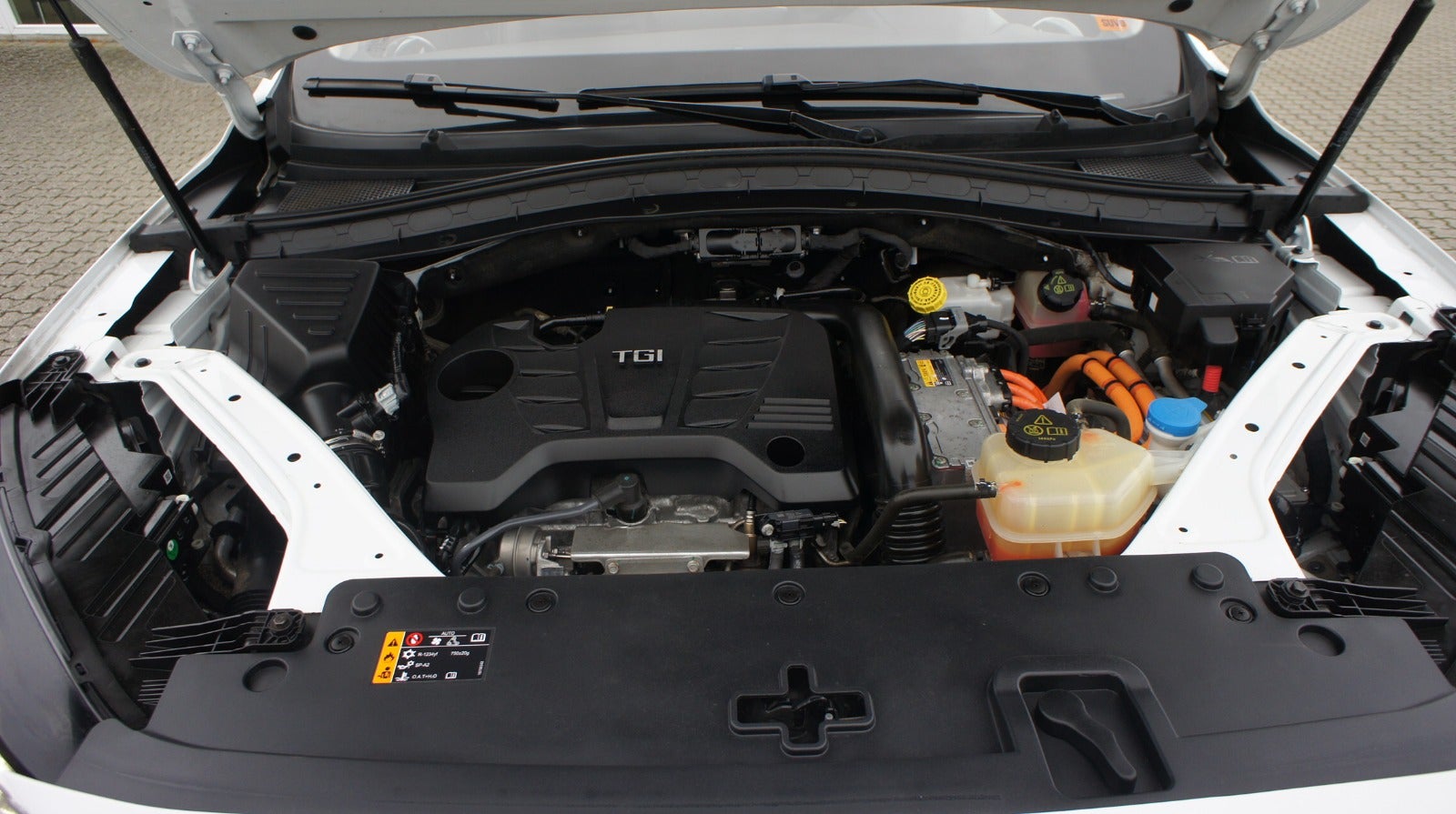 MG EHS PHEV Luxury