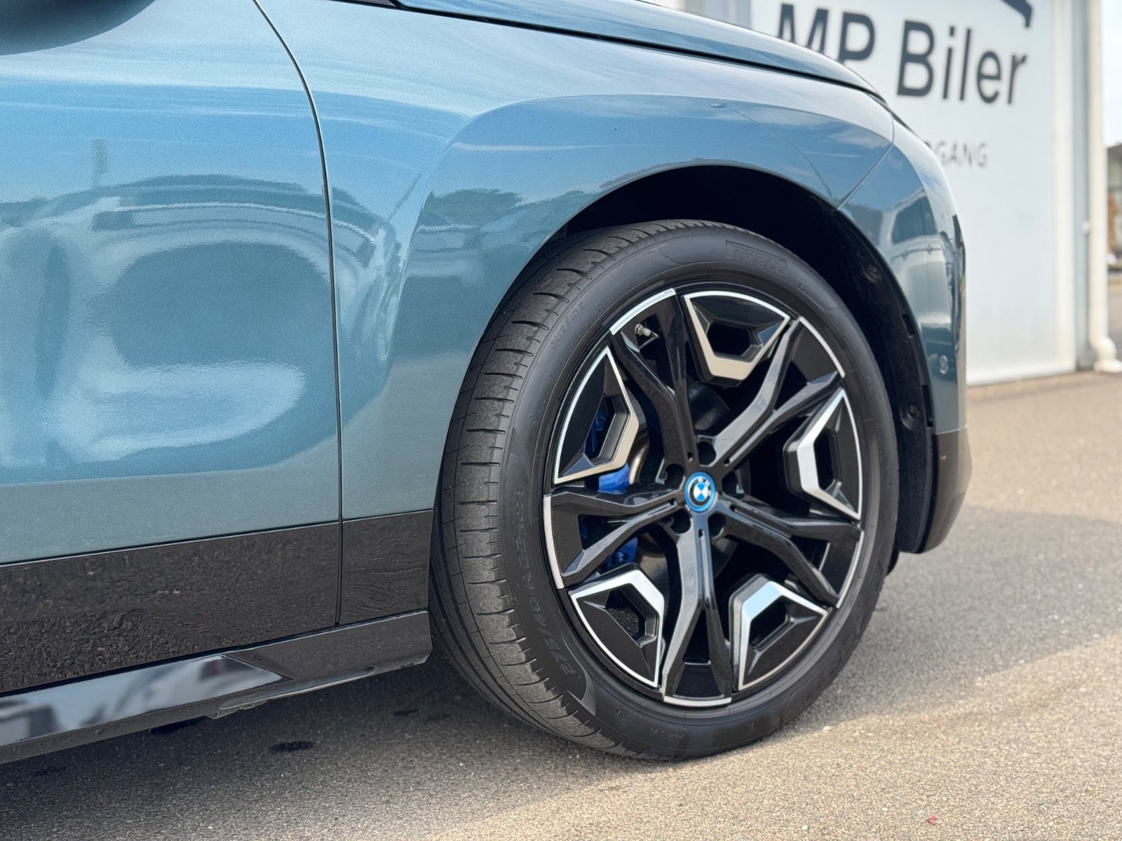 Billede af BMW iX xDrive40 Sport