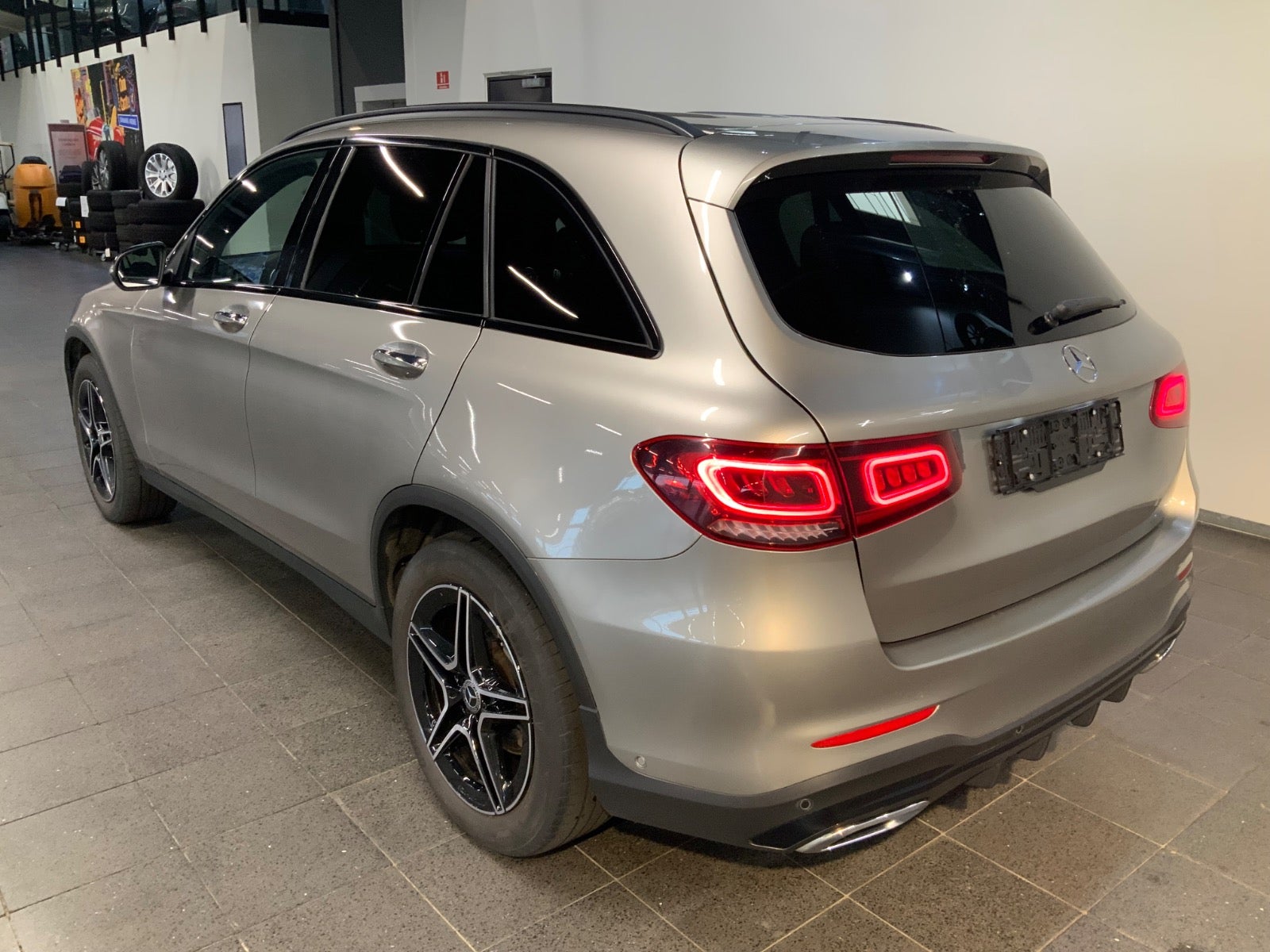 Mercedes-Benz GLC 300 d (4/8)