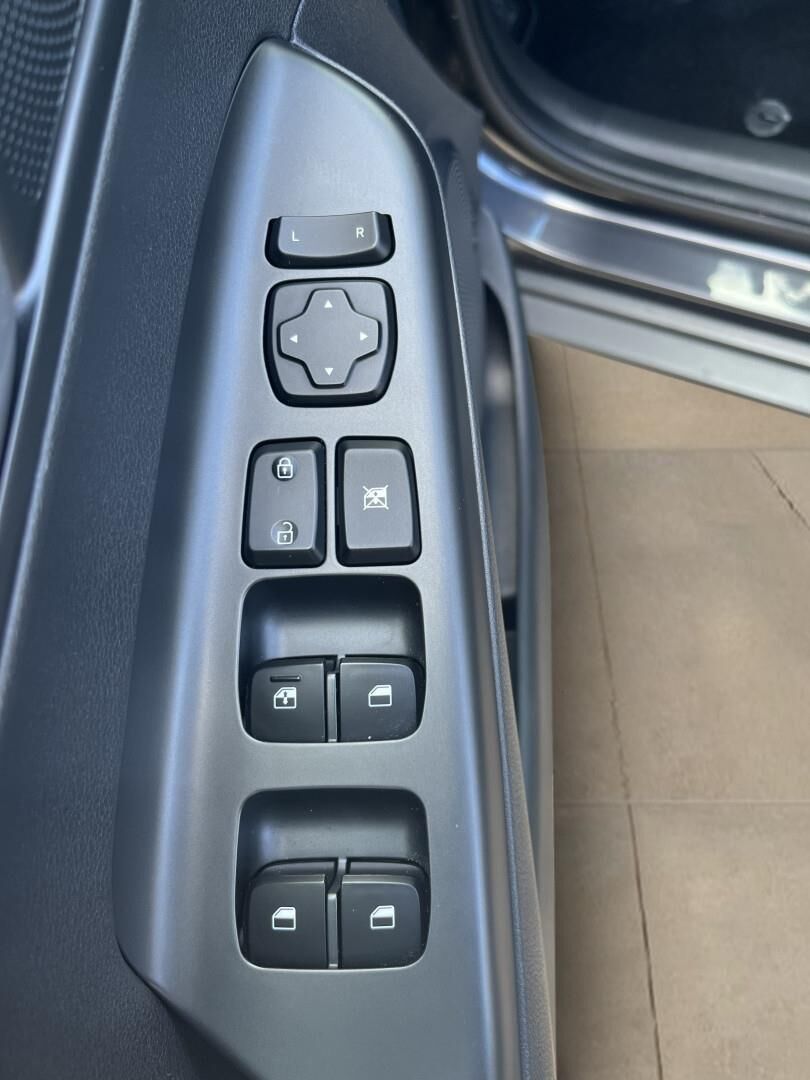 Hyundai Kona EV Essential