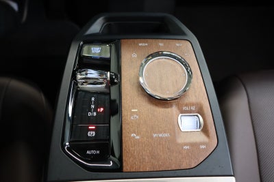 BMW iX xDrive40 Fully Charged