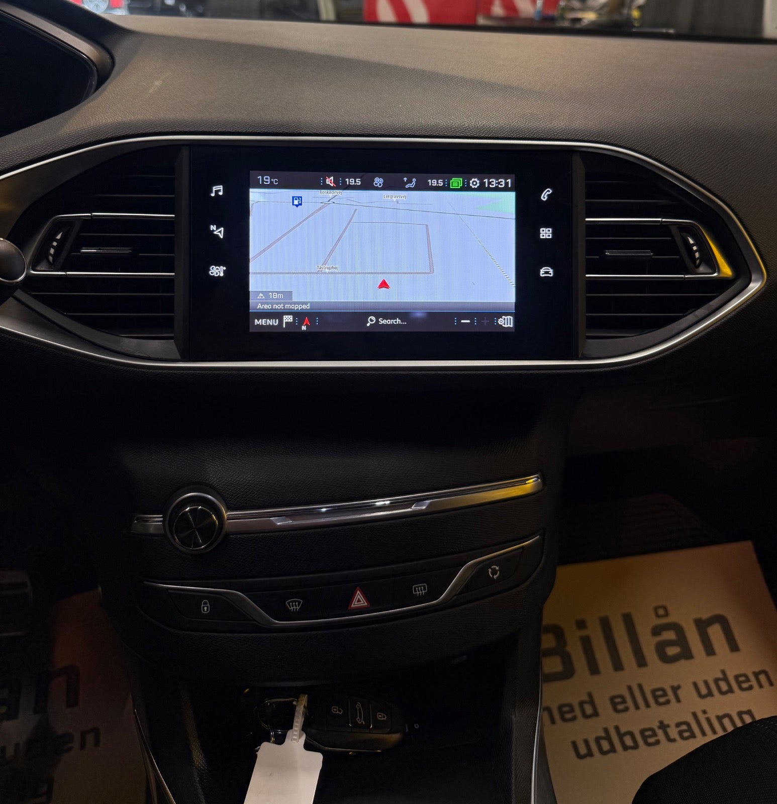 Billede af Peugeot 308 1,5 BlueHDi 130 Allure Sky SW