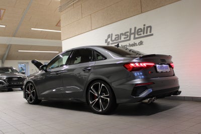 Audi S3 TFSi quattro S-tr.