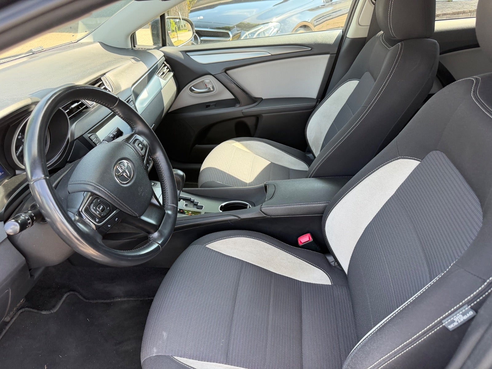 Toyota Avensis VVT-i T2 Executive Touring Sports MDS - billede 7