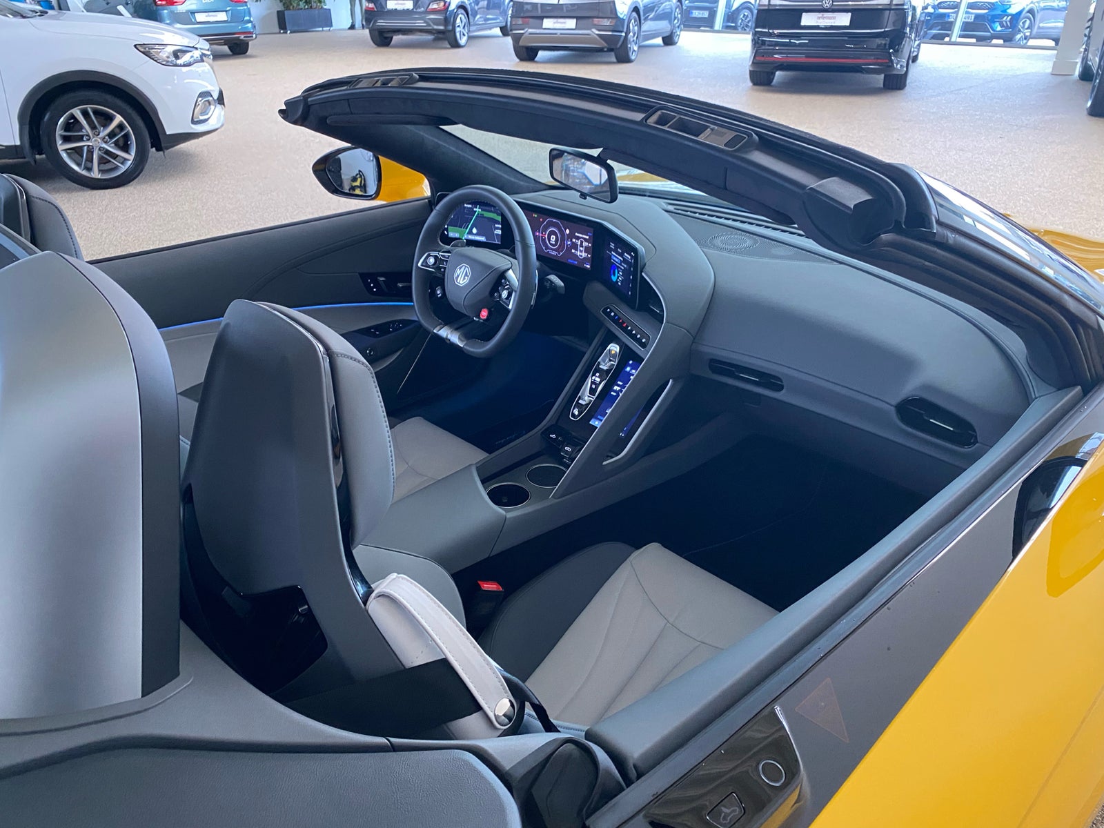 MG Cyberster Trophy Long Range