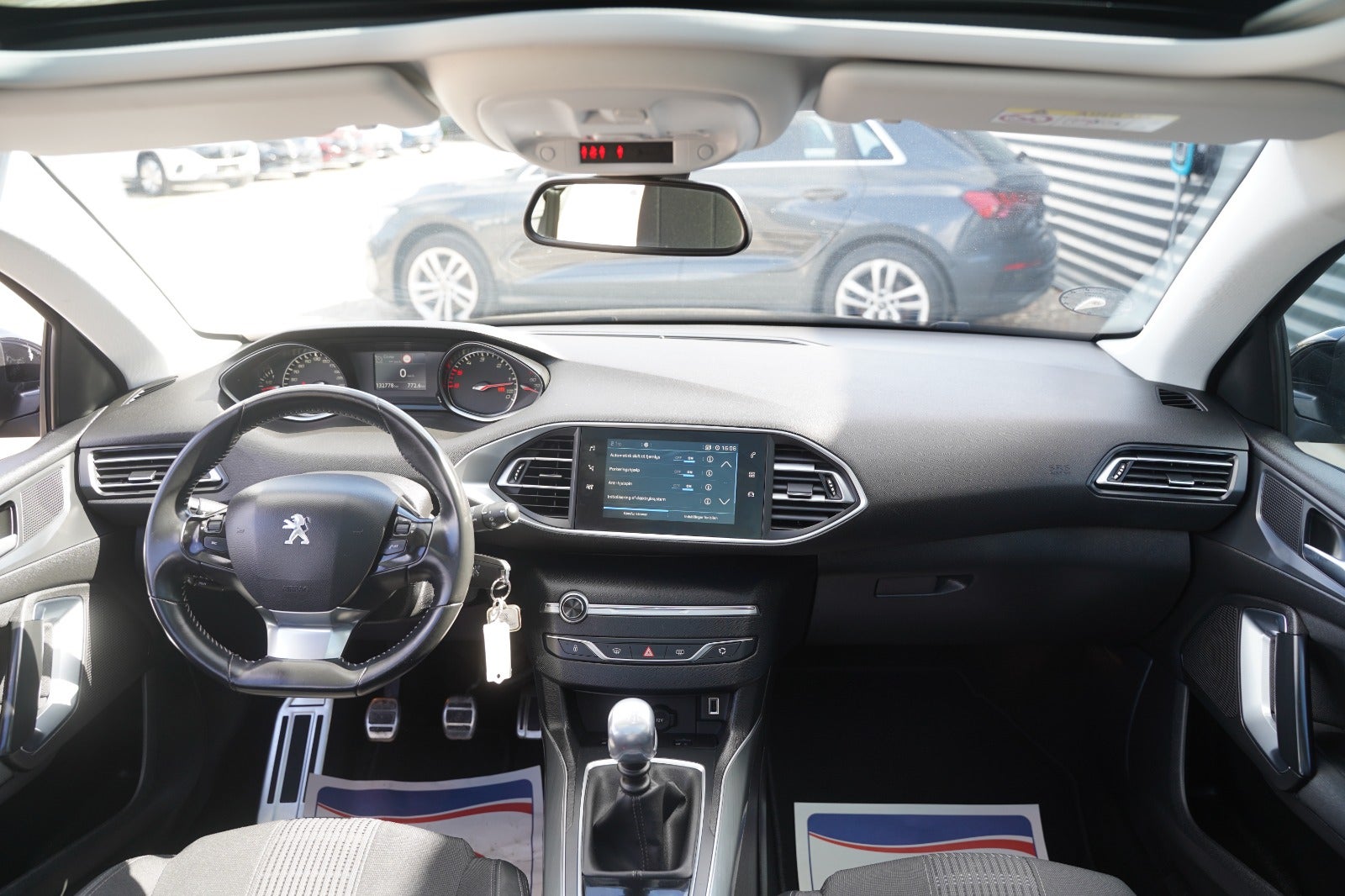 Billede af Peugeot 308 1,5 BlueHDi 130 Allure+ Sky SW