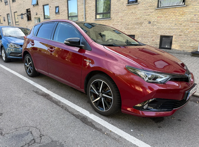 Toyota Auris 1,8 Hybrid H2 Selected CVT 5d