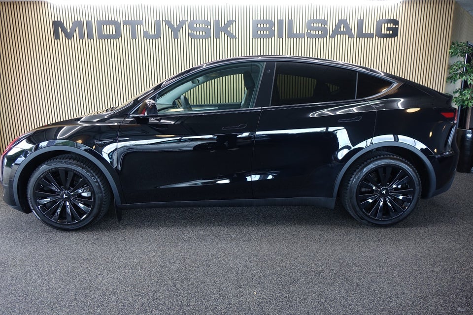 Tesla Model Y, Billede 2