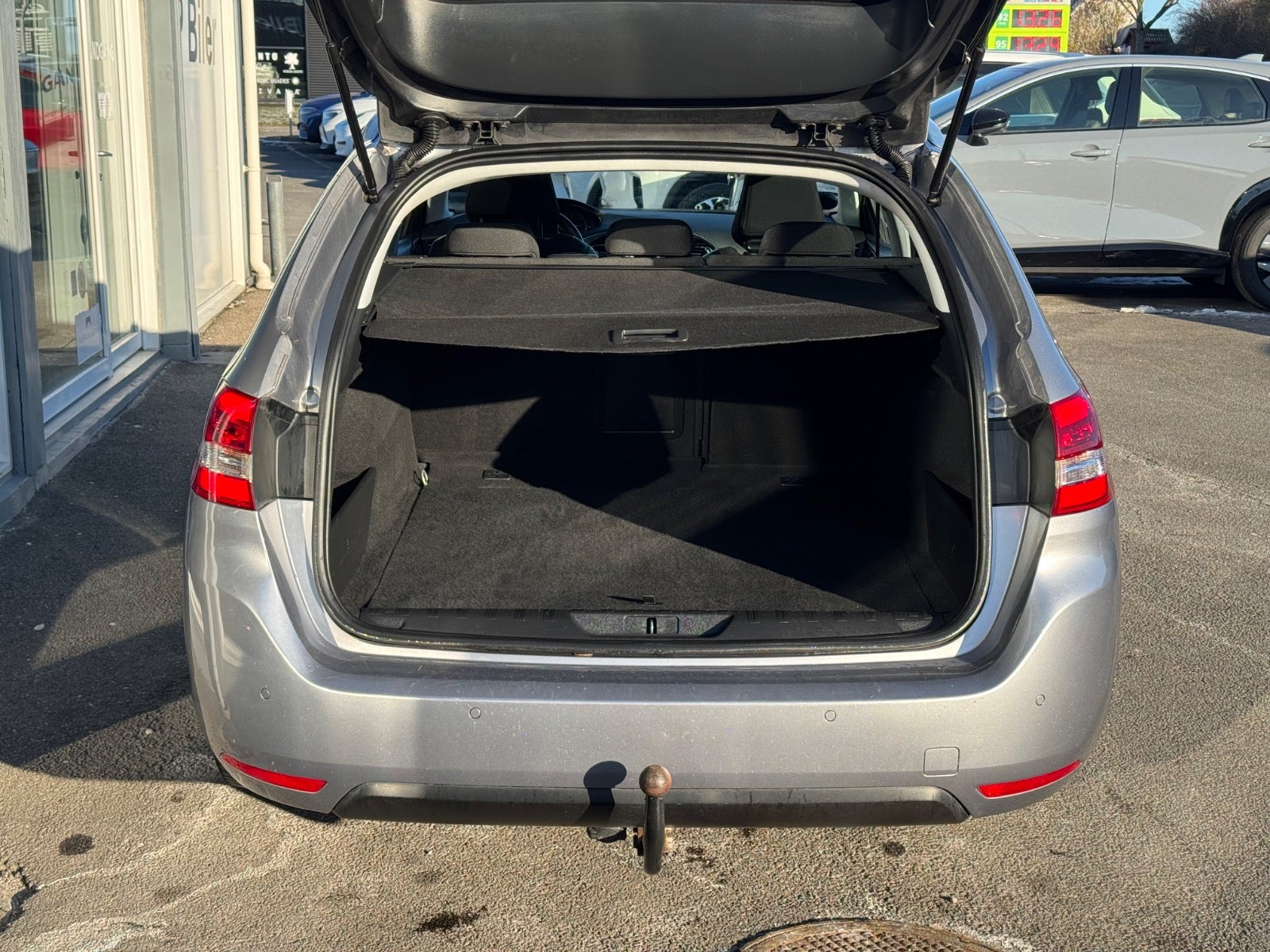 Billede af Peugeot 308 1,6 BlueHDi 120 Allure Sky SW