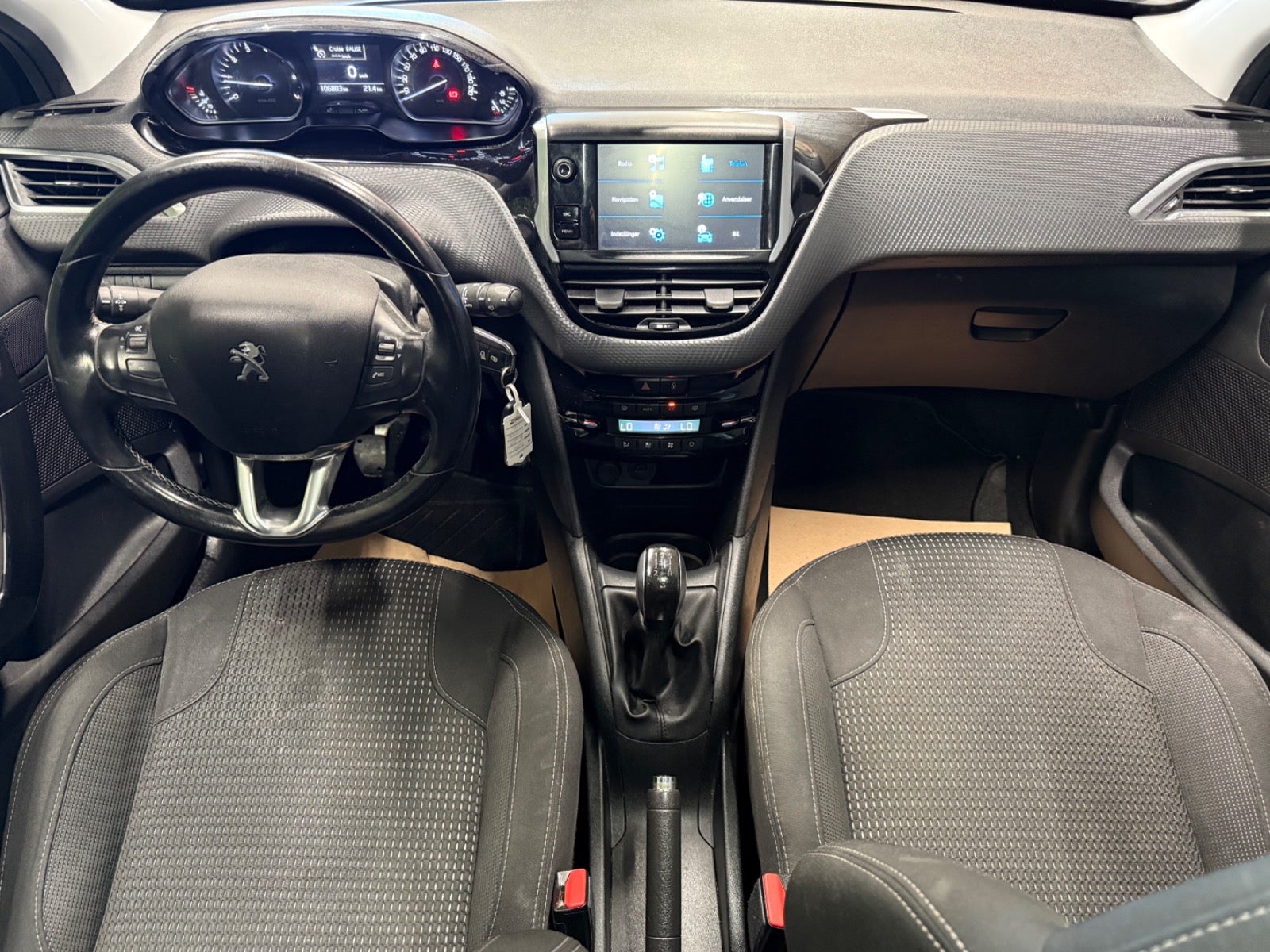 Billede af Peugeot 208 1,2 PureTech 82 Allure Sky