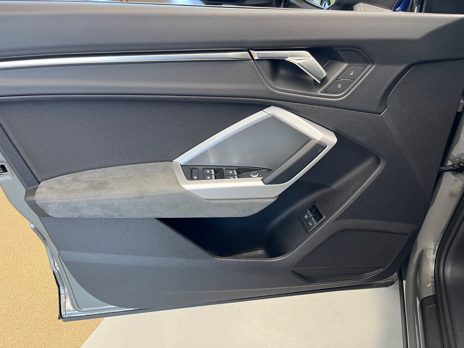 Billede af Audi Q3 45 TFSi e Attitude plus Sportback S-tr.