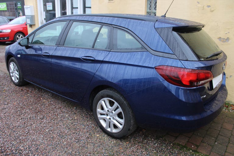 Opel Astra D 122 EuroLine Sports Tourer