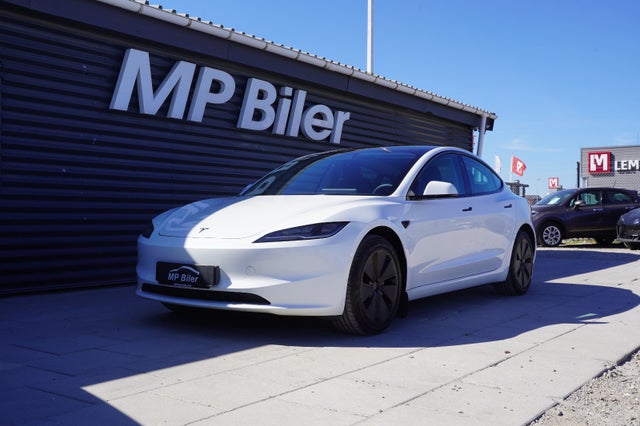 Tesla Model 3  RWD
