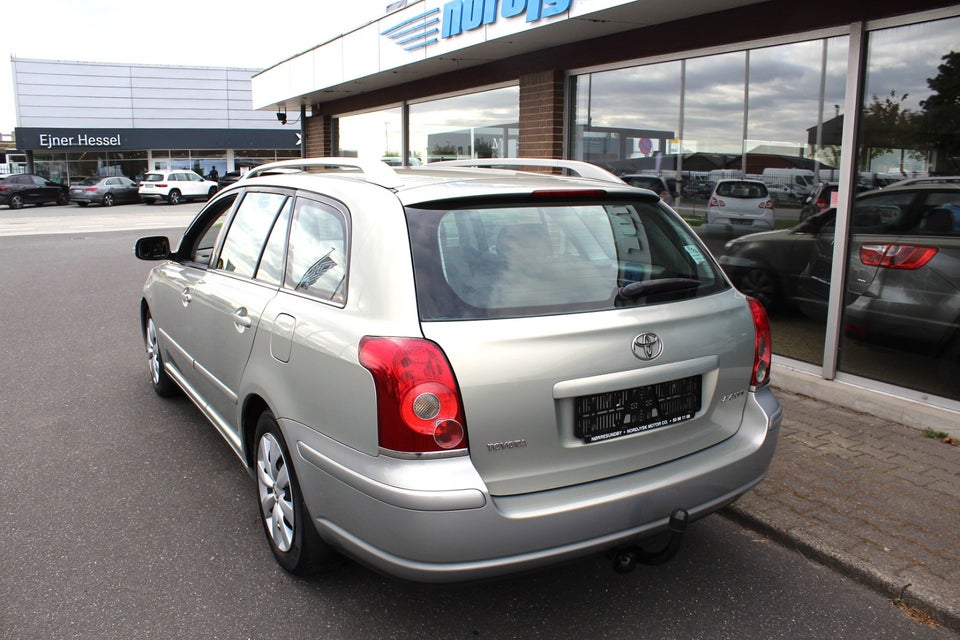 Toyota Avensis, Billede 3