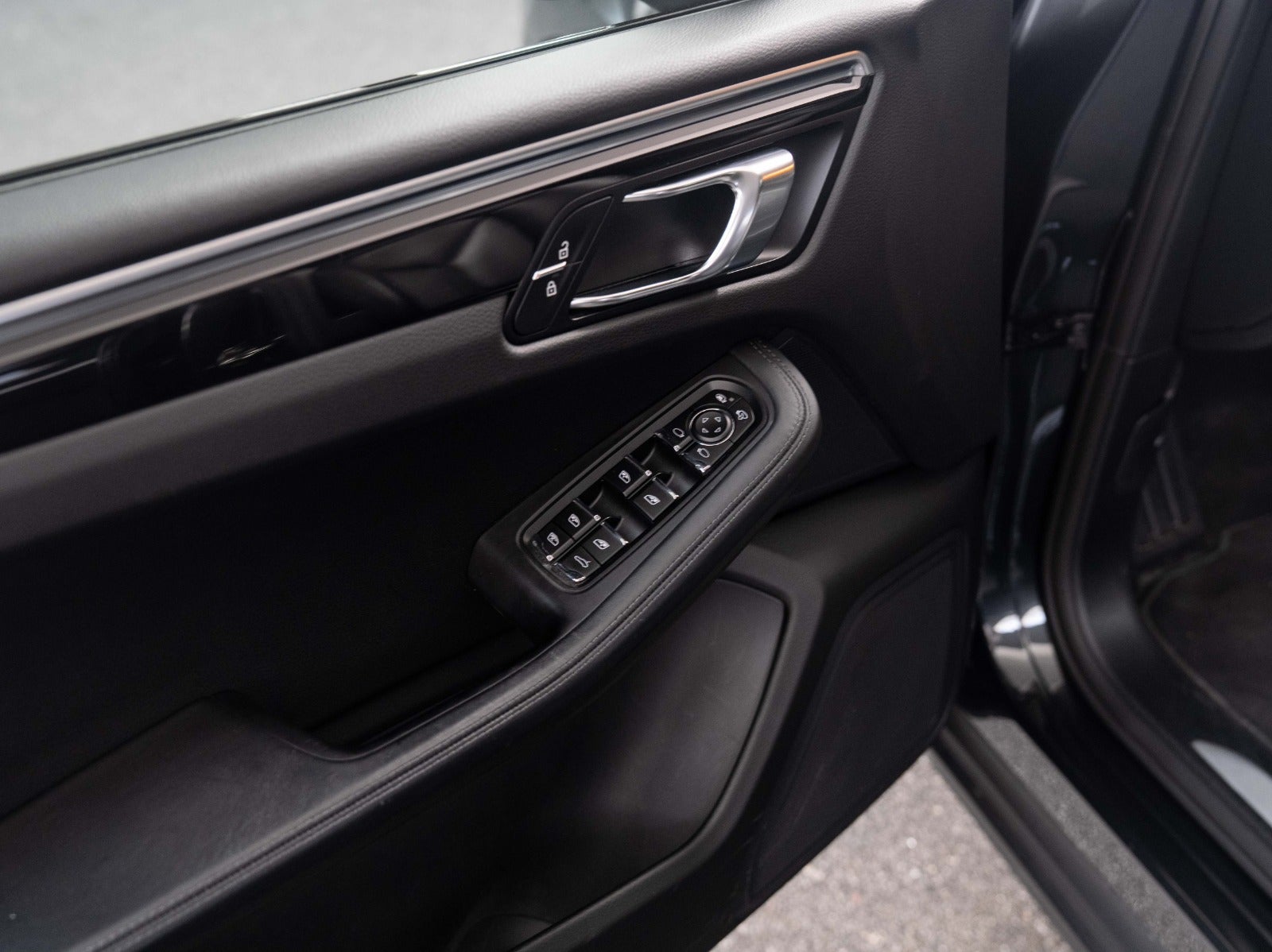 Gallery image 17 of 17