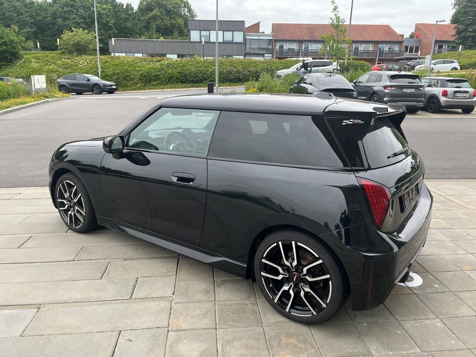 MINI Cooper SE JCW Trim M 2024