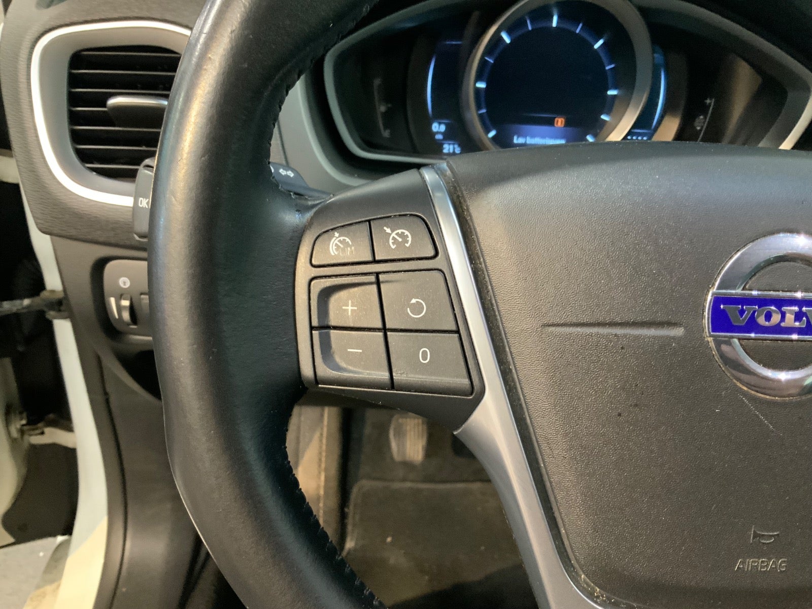 Volvo V40 (8/8)