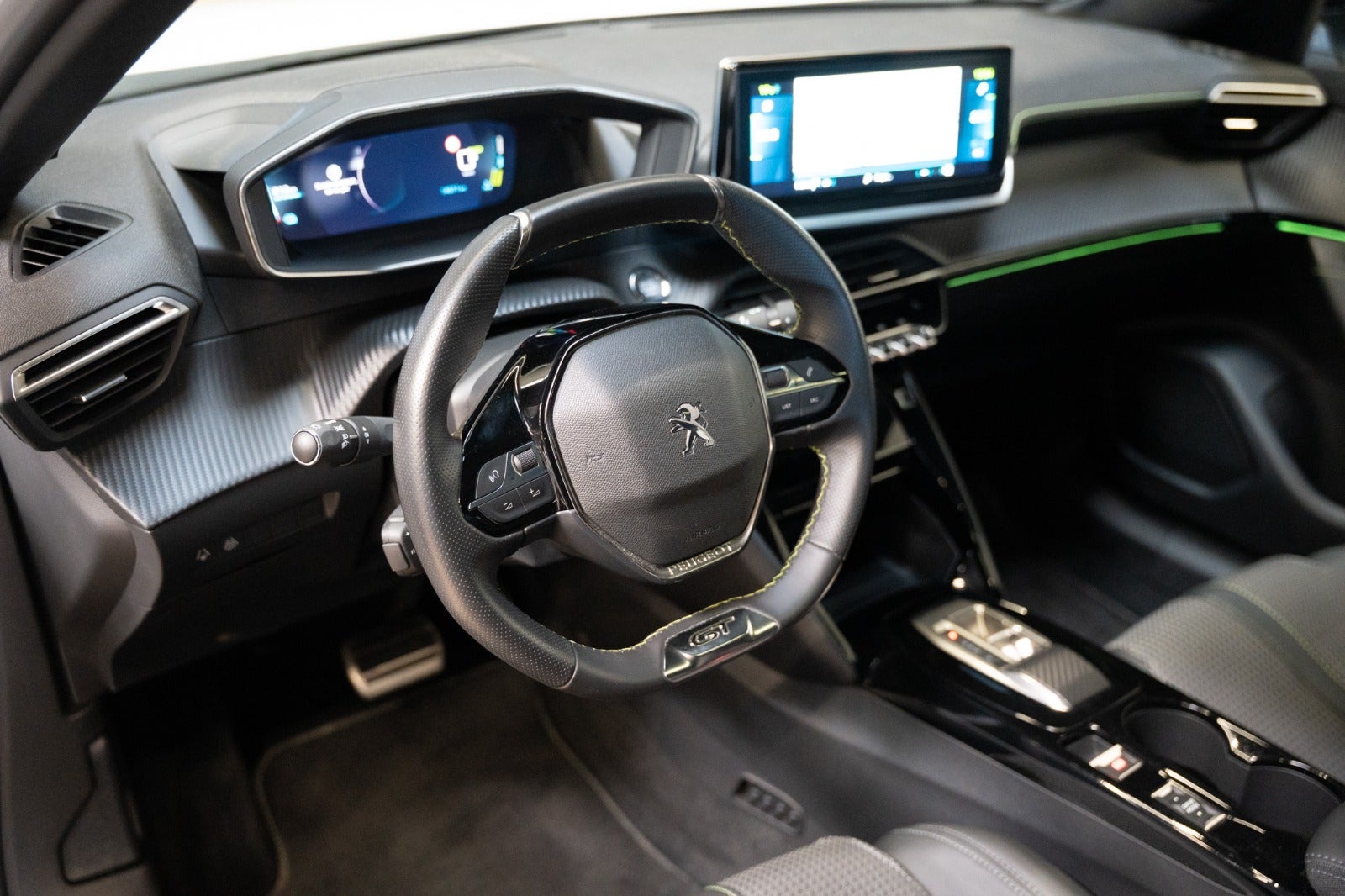 Billede af Peugeot e-2008 50 GT Sky