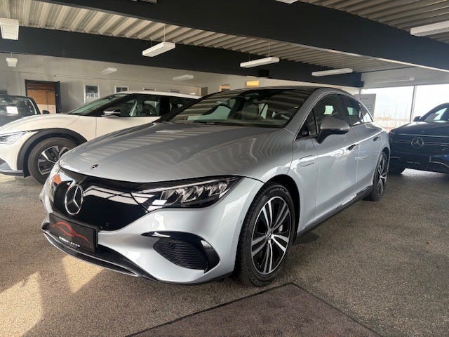 Mercedes EQE300 Electric Art