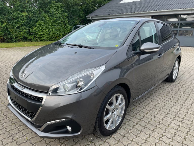 Peugeot 208 BlueHDi 100 Signature Sky