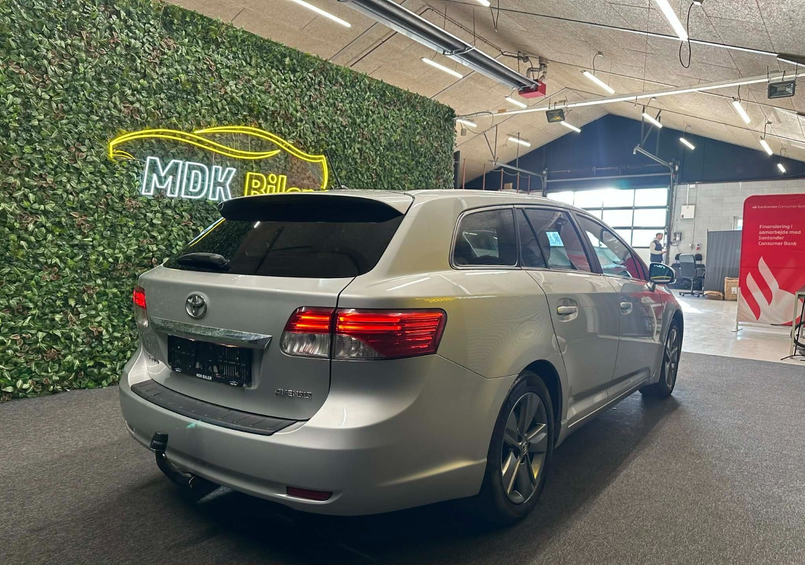 Billede af Toyota Avensis 1,8 VVT-i T2 Premium stc.