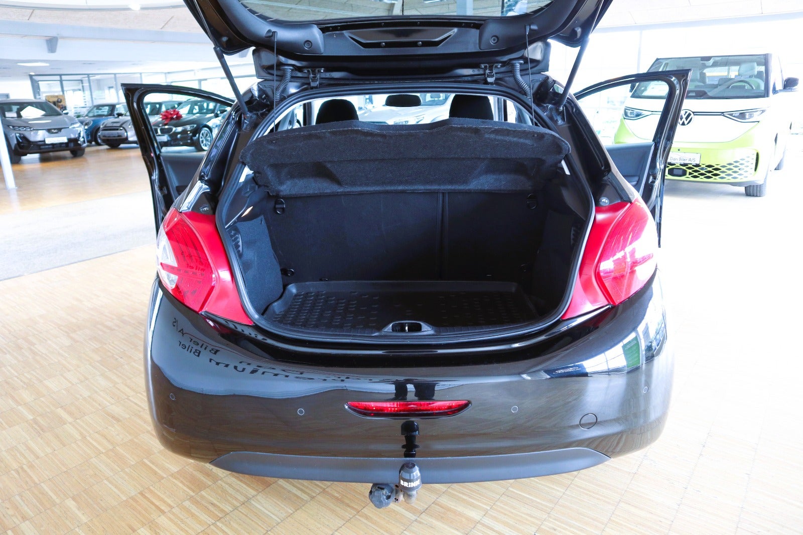 Billede af Peugeot 208 1,2 VTi Allure Sky