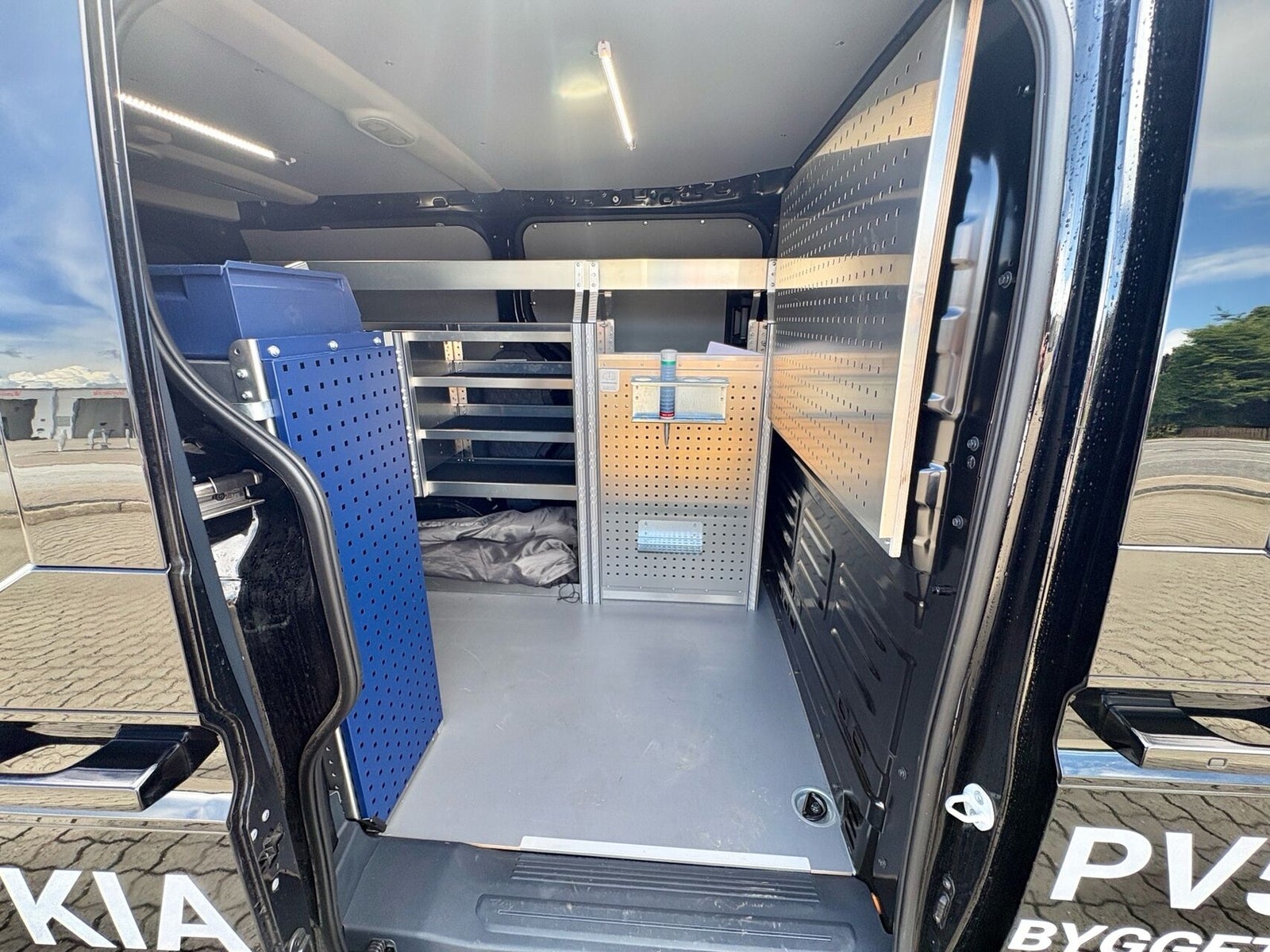 Kia PV5 Cargo L1H1 Long Range Work Pro