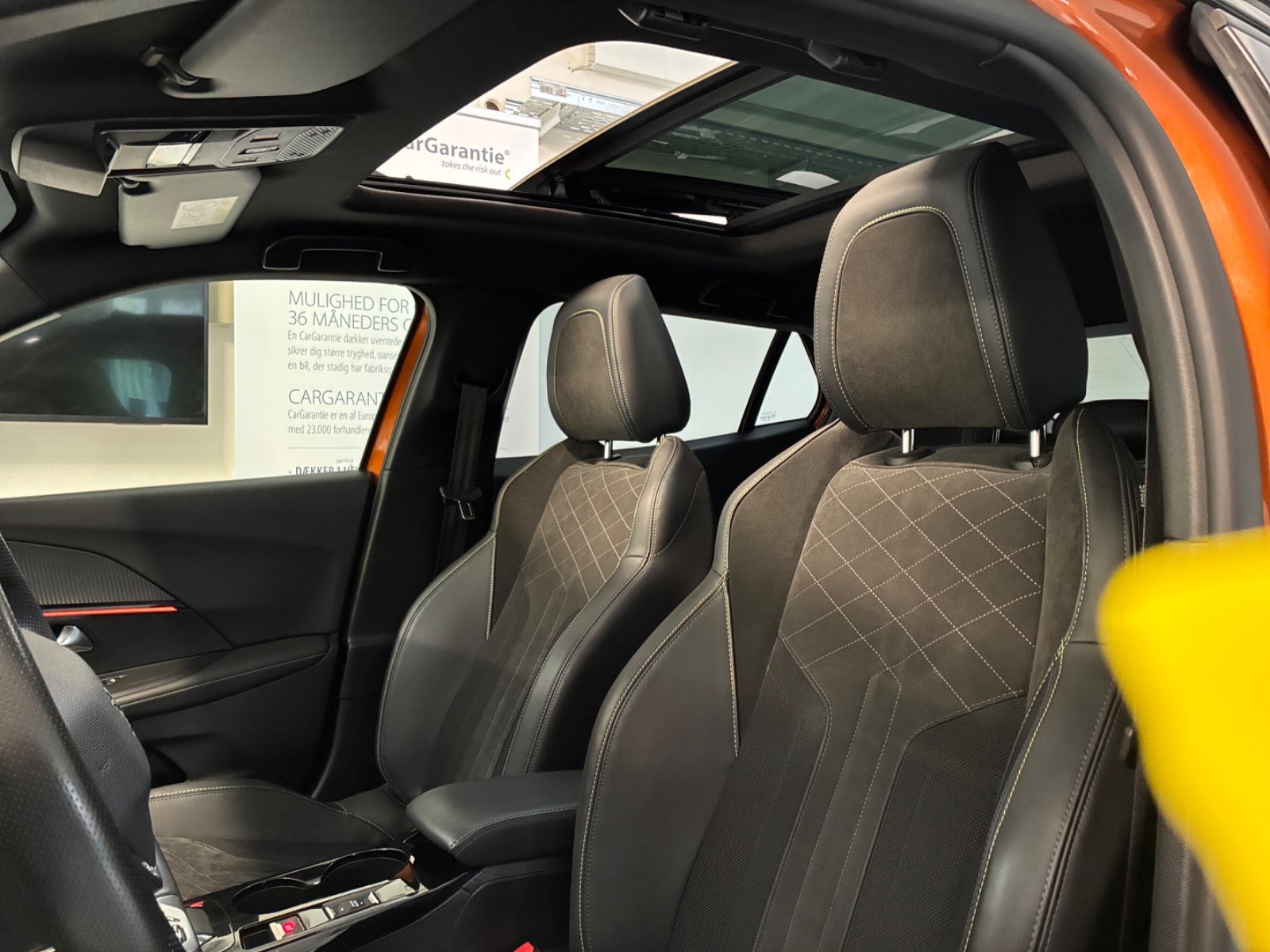 Billede af Peugeot e-2008 50 GT Sky