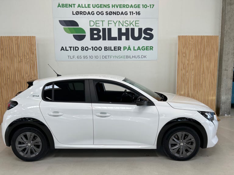 Peugeot e-208 Style