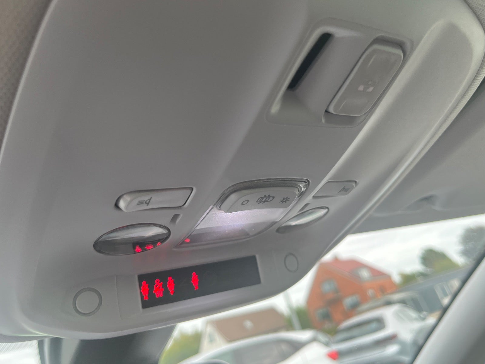 Billede af Peugeot 308 1,6 BlueHDi 120 Allure Sky SW